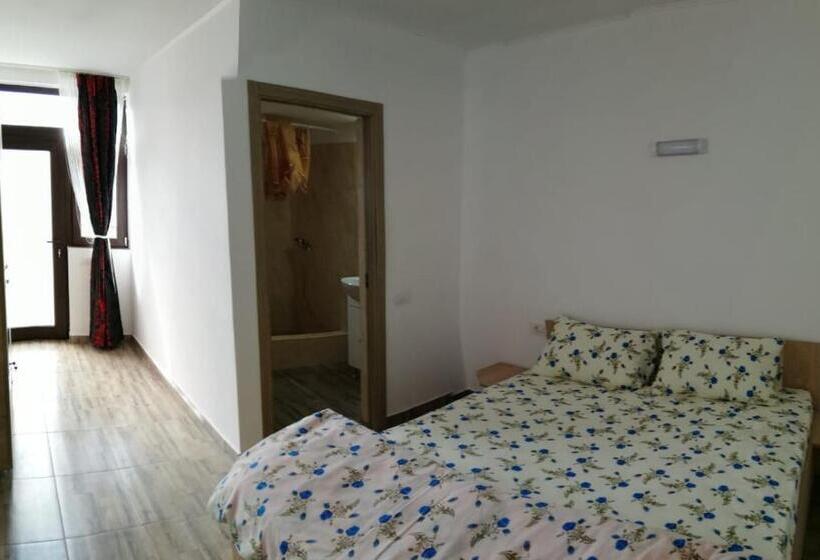 پانسیون Laubert