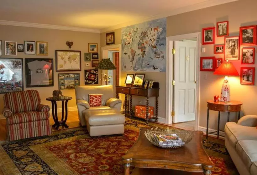 ベッドアンドブレックファースト Oakmont Inn