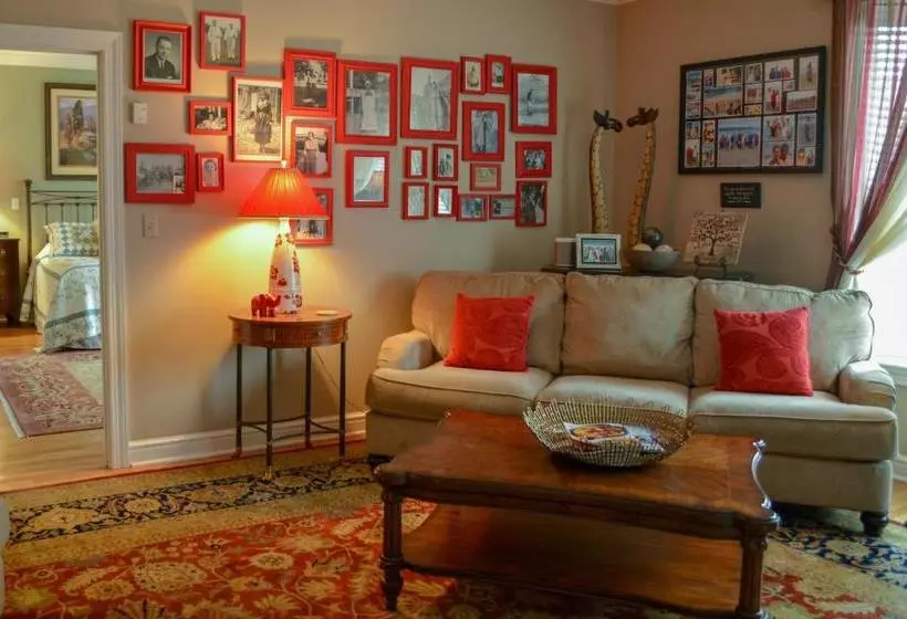 ベッドアンドブレックファースト Oakmont Inn