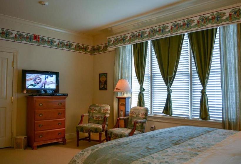 住宿加早餐  Oakmont Inn