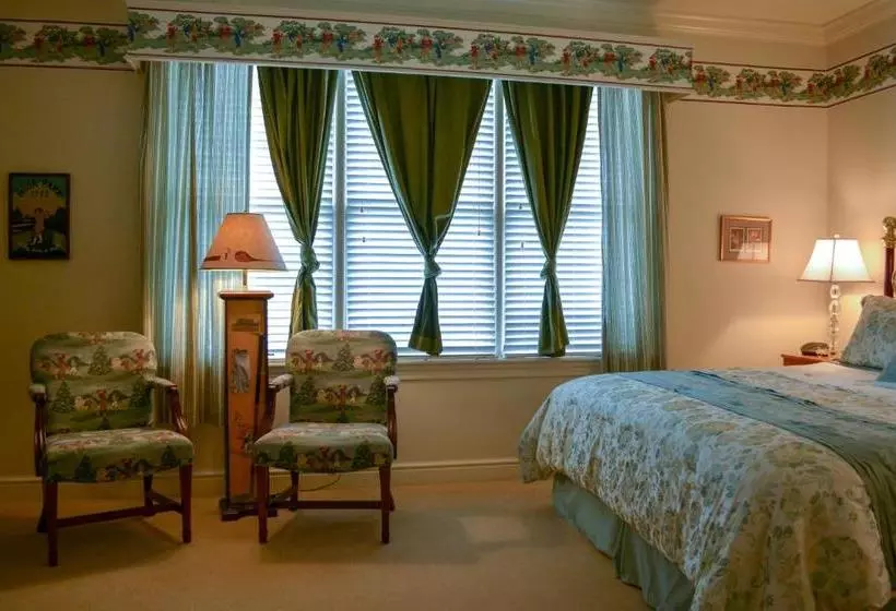 ベッドアンドブレックファースト Oakmont Inn