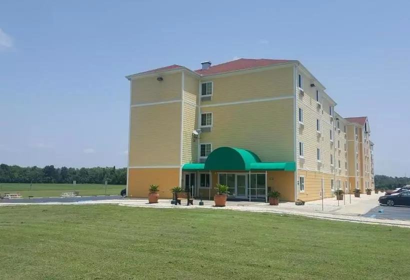 Hotelli Amelia Extended Stay &