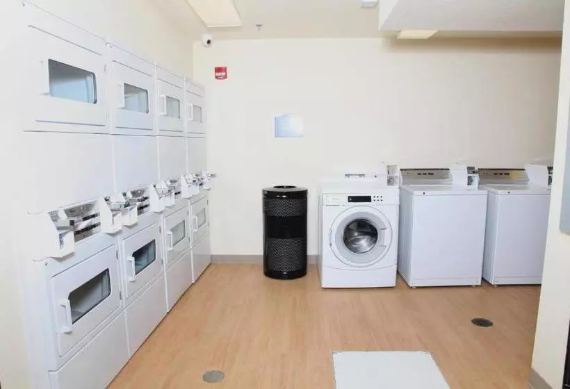 Hotelli Amelia Extended Stay &