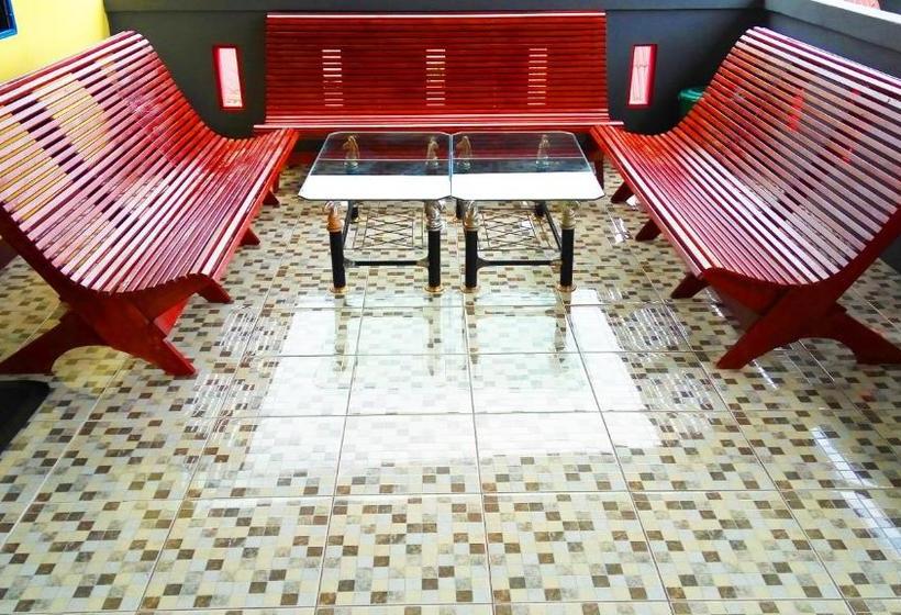 בית מלון כפרי Wisma Astina Graha