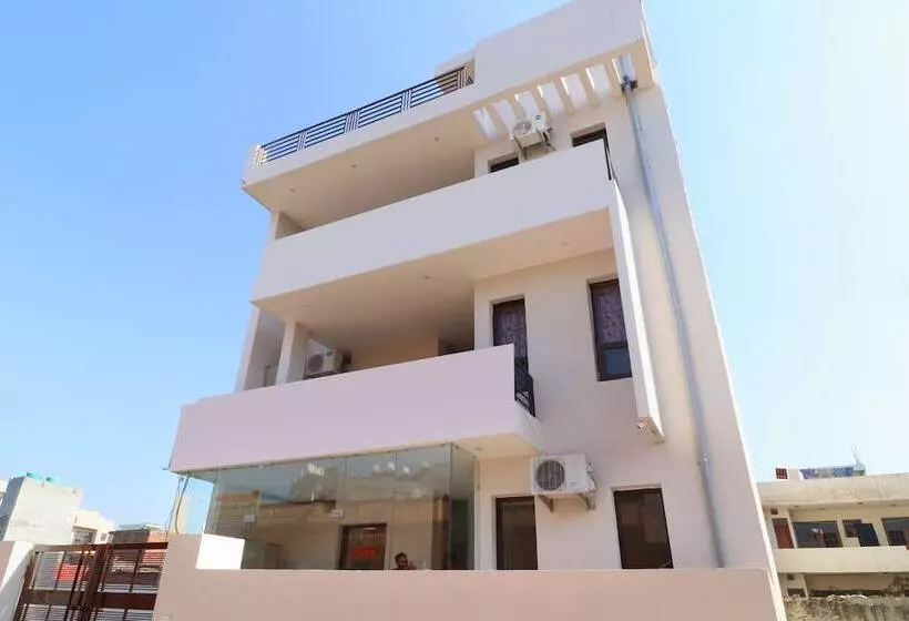 Oyo 24142 Hotel Smart King
