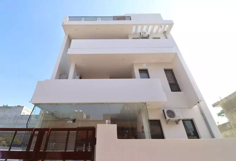 Oyo 24142 Hotel Smart King