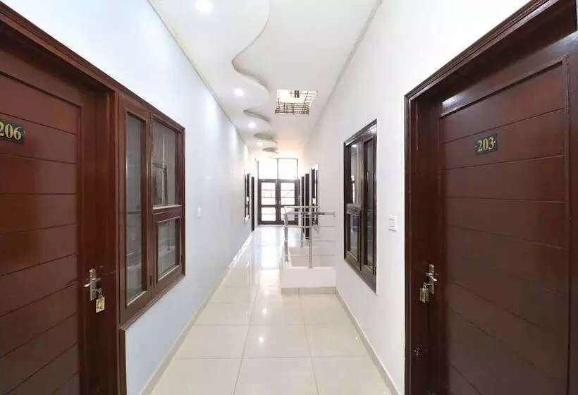 Oyo 24142 Hotel Smart King