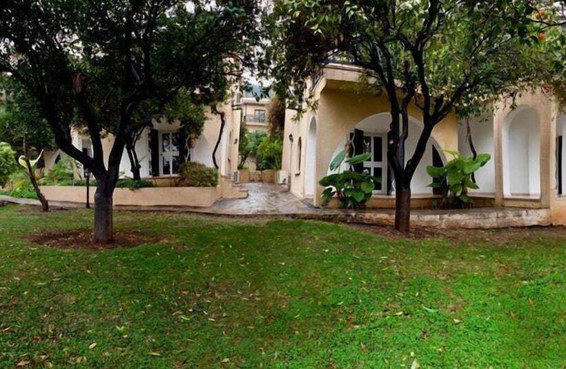 Albergue Bellapais Gardens