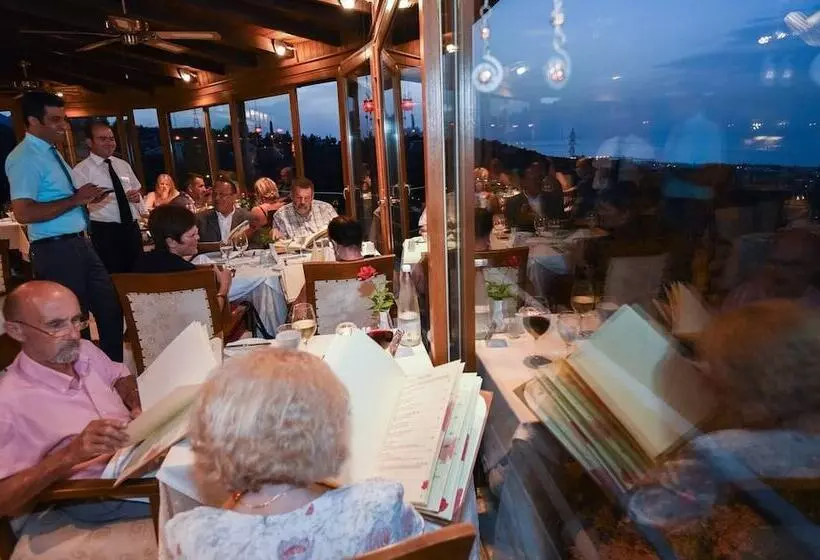 Retkeilymaja Bellapais Gardens