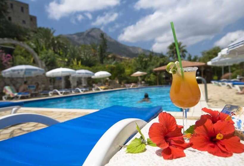 Albergue Bellapais Gardens