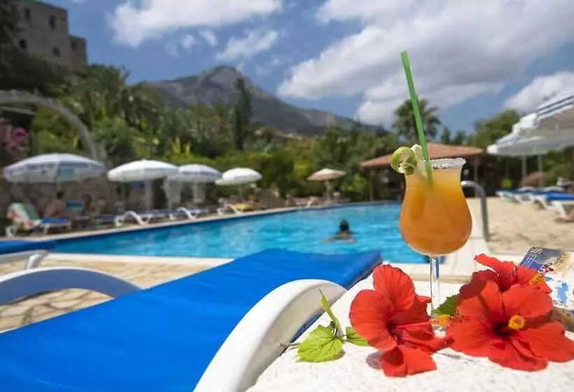 Retkeilymaja Bellapais Gardens