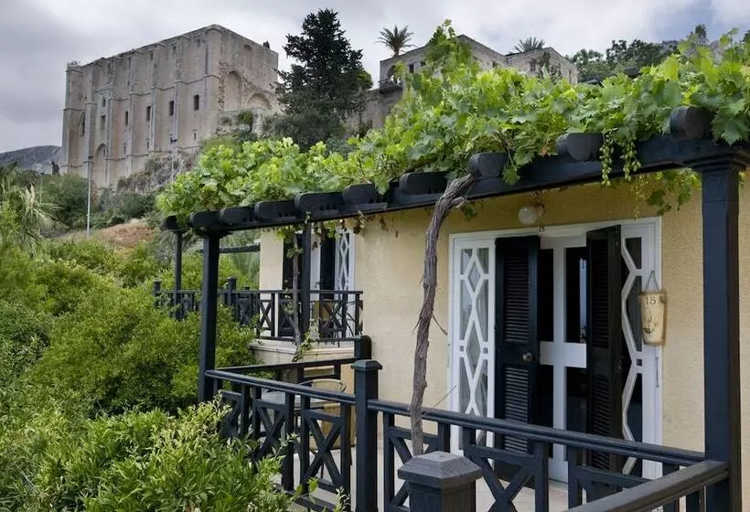 Retkeilymaja Bellapais Gardens