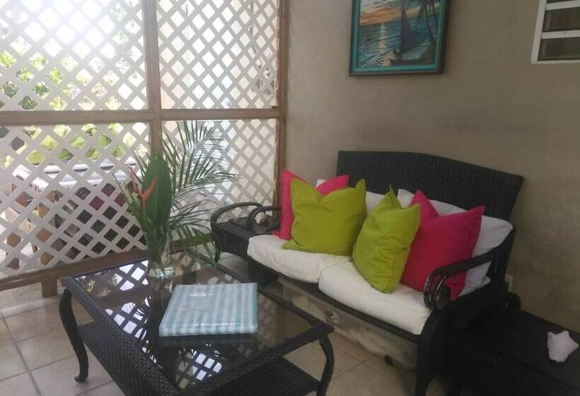 تختخواب و صبحانه Casa De Tortuga