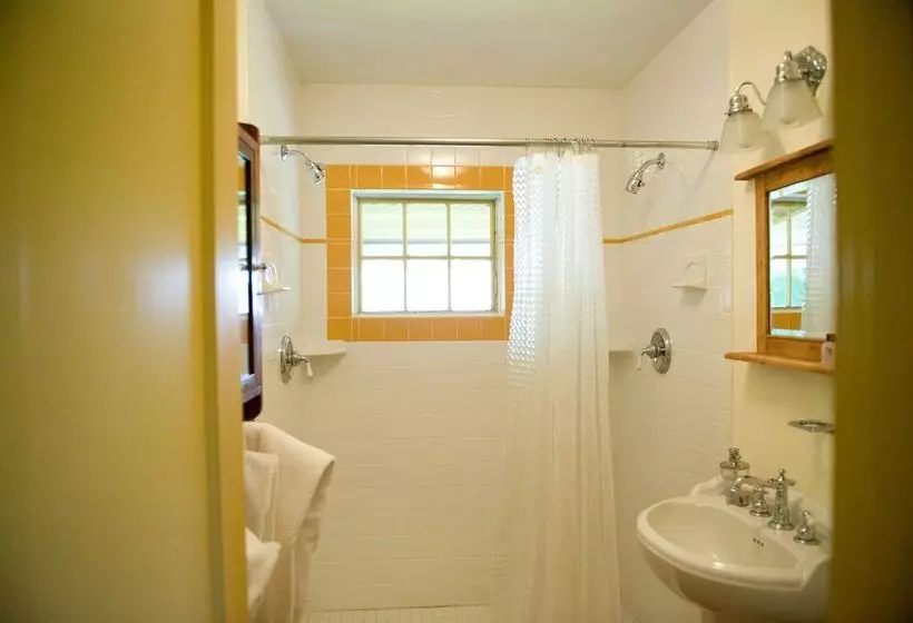 Aamiaismajoitus (B&B) Hopkins Ordinary Bed, Breakfast And Ale Works