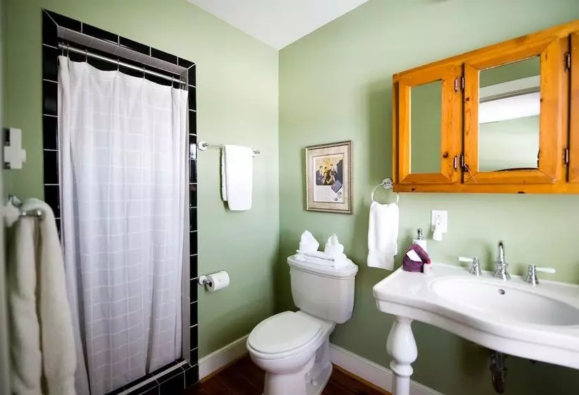 Aamiaismajoitus (B&B) Hopkins Ordinary Bed, Breakfast And Ale Works