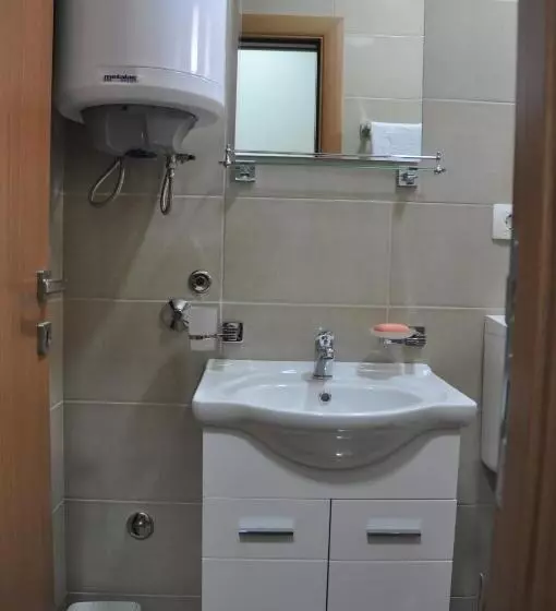 تختخواب و صبحانه Ostroške Grede