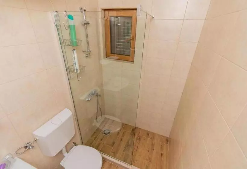 تختخواب و صبحانه Ostroške Grede