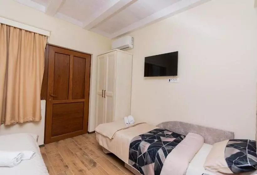 تختخواب و صبحانه Ostroške Grede