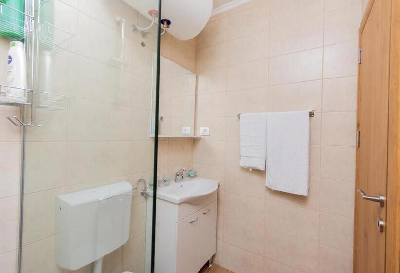 تختخواب و صبحانه Ostroške Grede