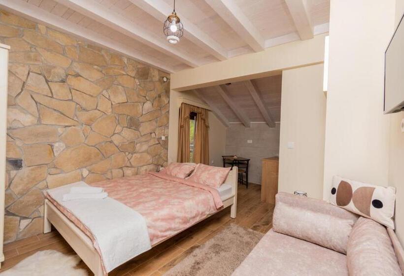 تختخواب و صبحانه Ostroške Grede