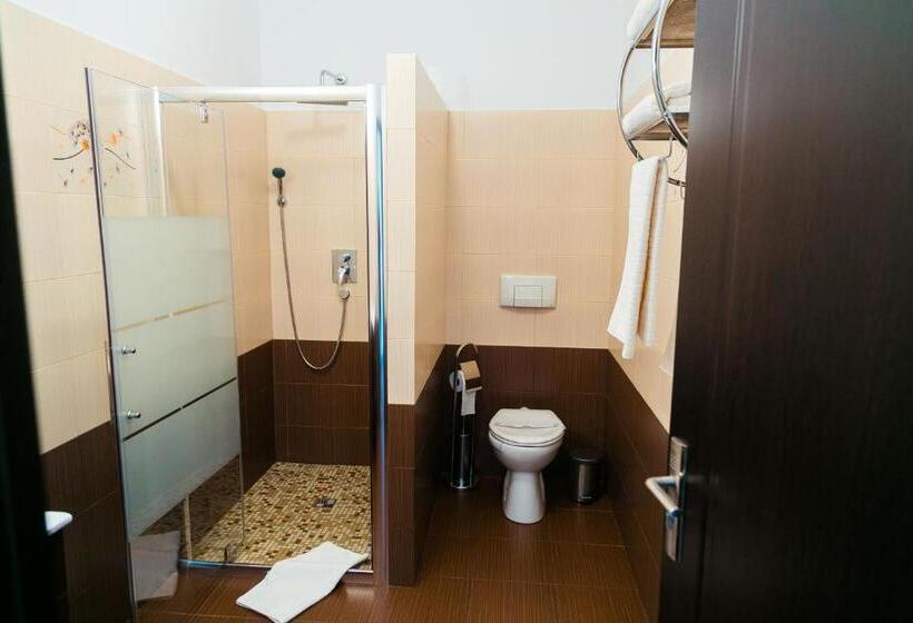 ペンション Elegant House