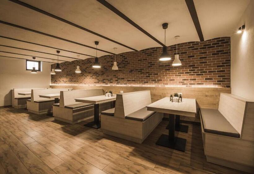 ペンション Elegant House