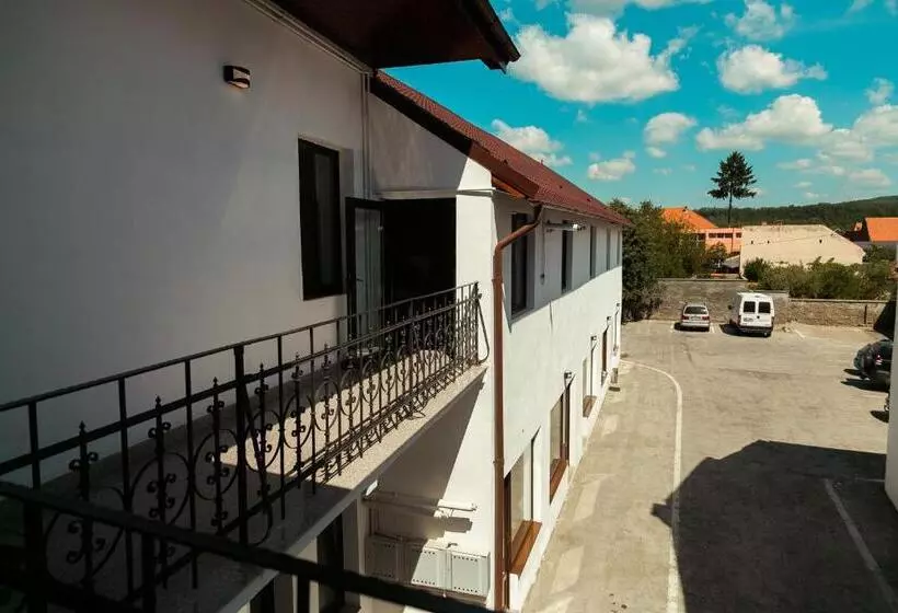 پانسیون Elegant House