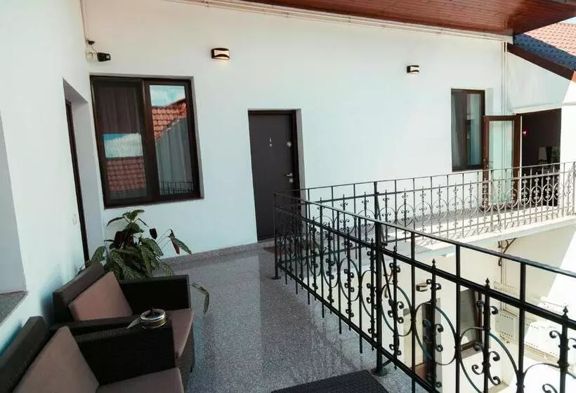 پانسیون Elegant House