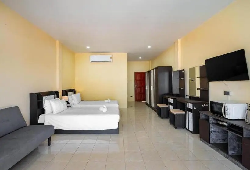 ホテル Chernin Apartment Suites