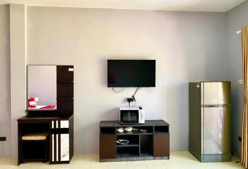 ホテル Chernin Apartment Suites
