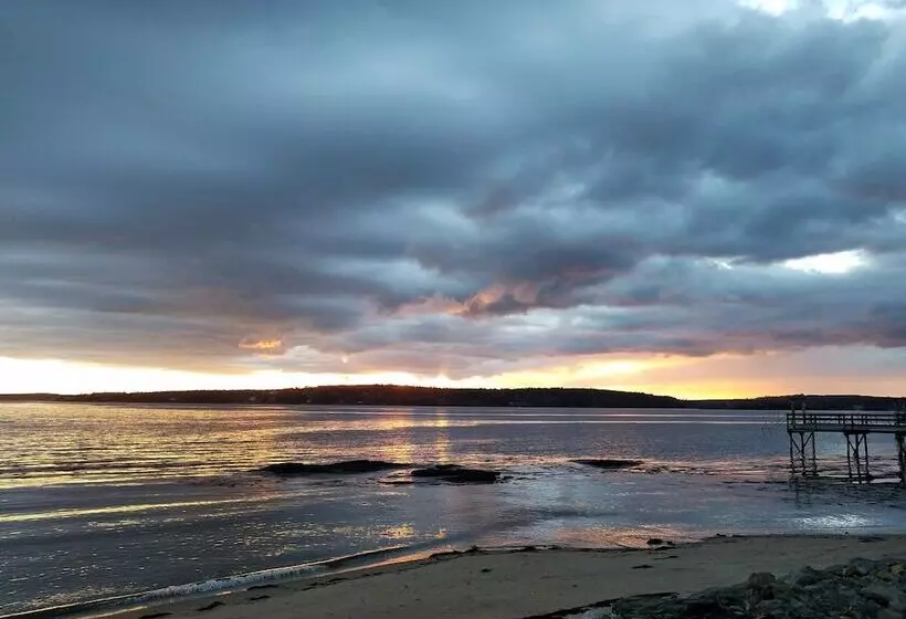 Retkeilymaja Smuggler S Cove Inn