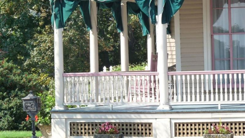 J. D. Thompson Inn Bed And Breakfast