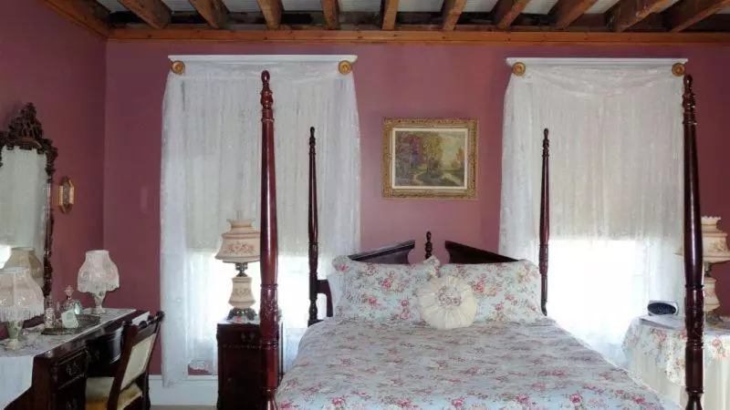 J. D. Thompson Inn Bed And Breakfast