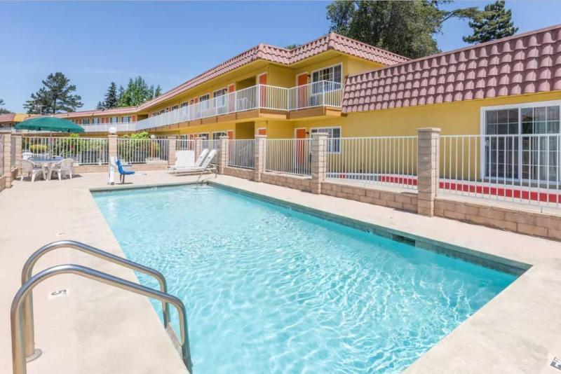 Motel Days Inn By Wyndham King Winston Salem Area