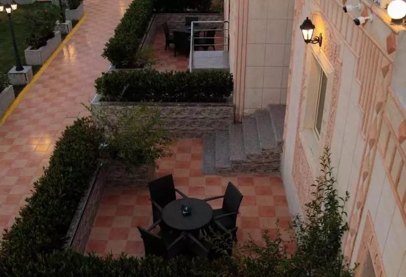 Seven Garden Resort