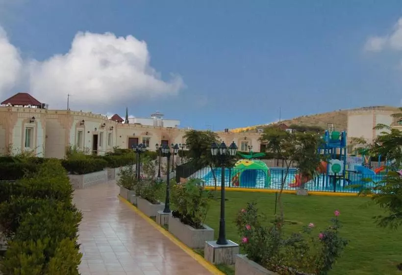 Seven Garden Resort
