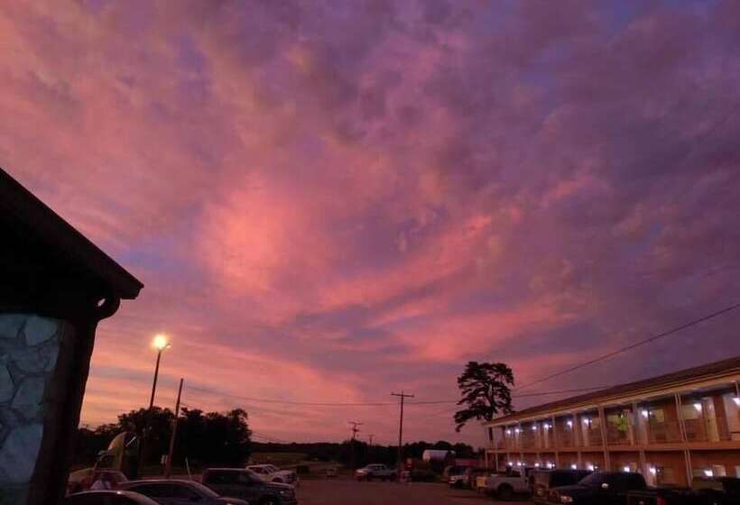 Sheldon's Motel And Restaurant