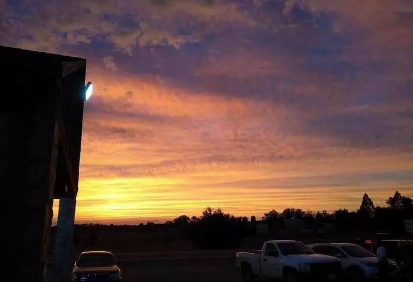 Sheldon's Motel And Restaurant