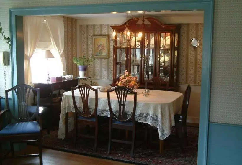 Truman Gillet House B & B