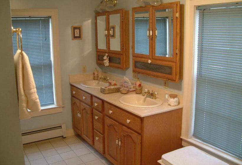 Truman Gillet House B & B