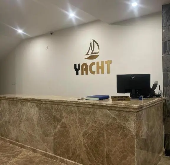 Hotelli Yacht Residency