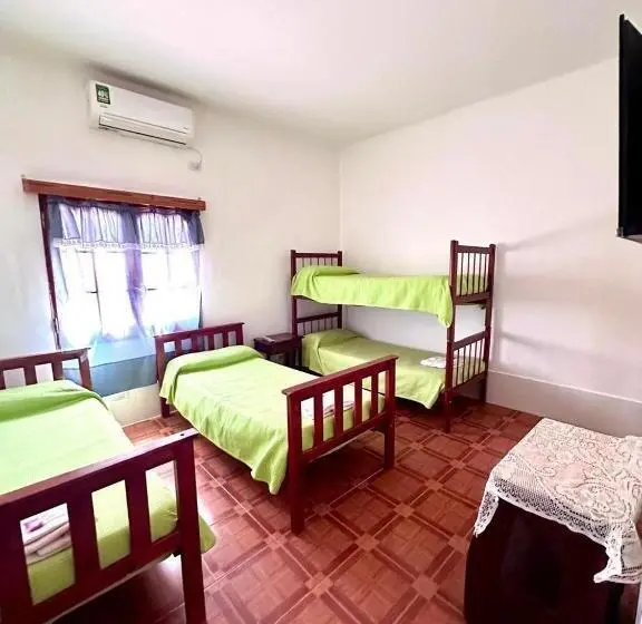 ペンション Residencial Doña Pocha