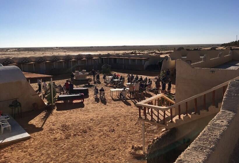 هاستل Résidence La Source