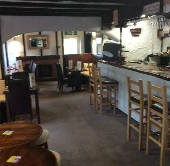 ユースホステル The Queens Inn