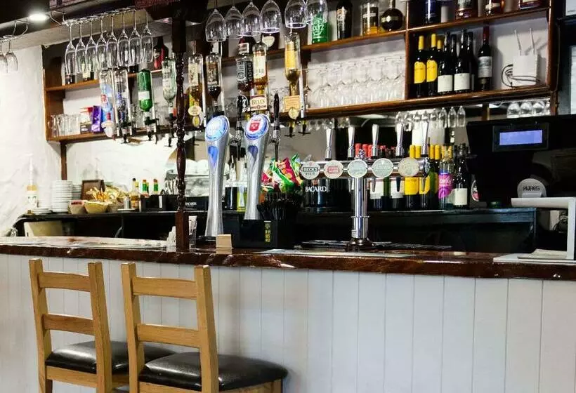 ユースホステル The Queens Inn