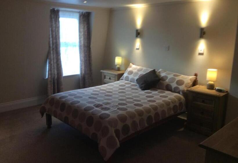 فندق صغير The Queens Inn