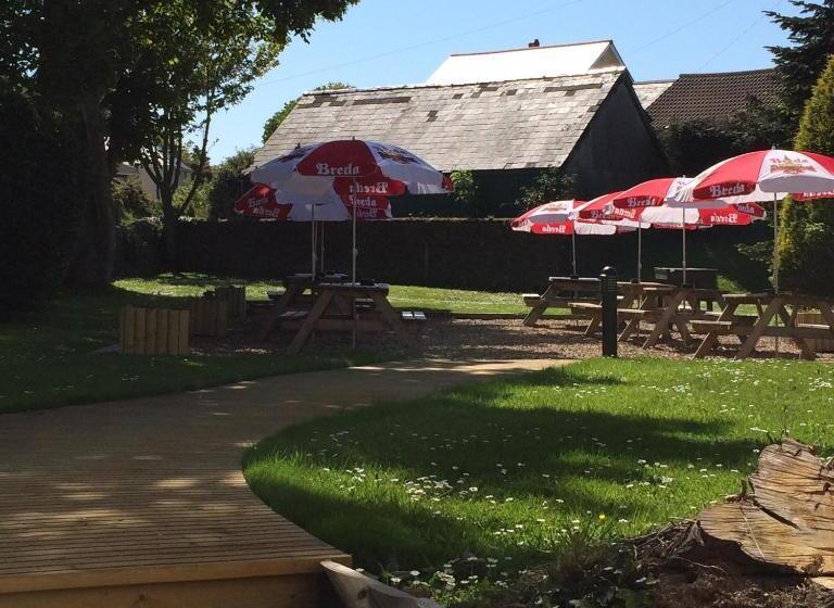 فندق صغير The Queens Inn