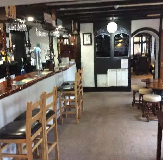 ユースホステル The Queens Inn