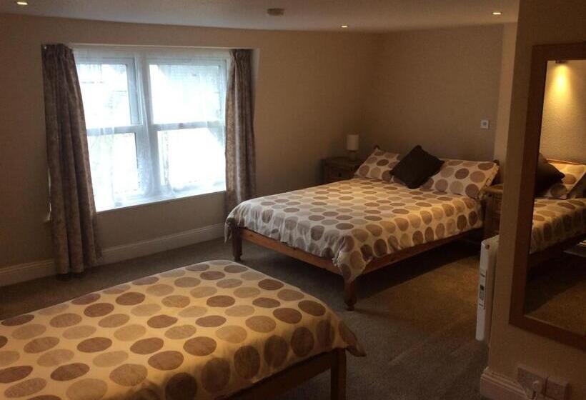 فندق صغير The Queens Inn