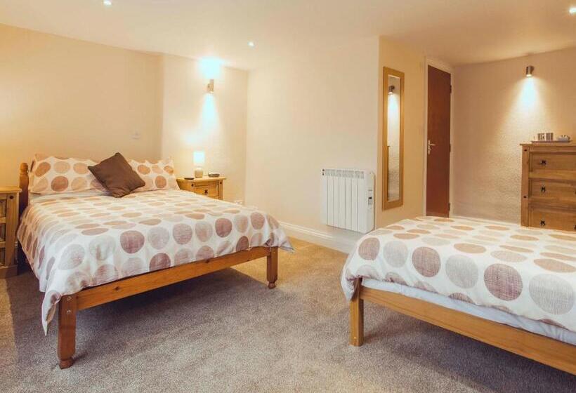 فندق صغير The Queens Inn